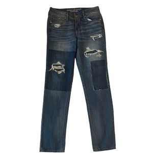 AEO Tomgirl Distressed Patch High Rise Jeans Size 4